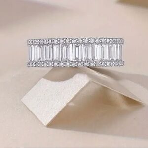 Stunning anniversary band